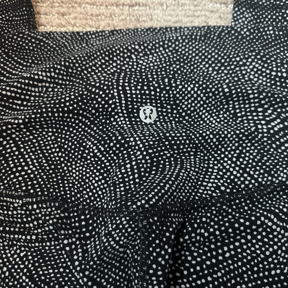 Dot pattern size 4 align leggings - Picture 2 of 4